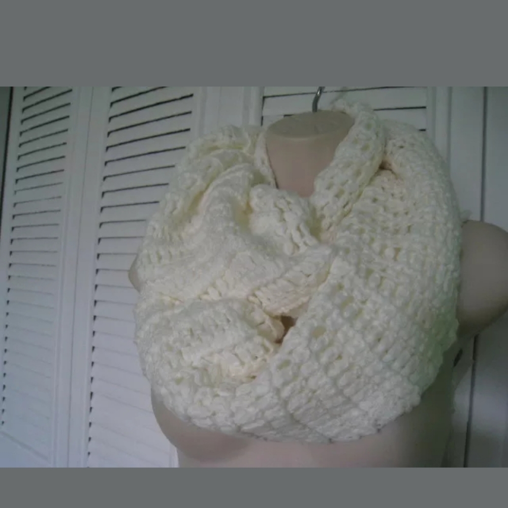 Victoria’s Secret Infinity Women's Scarf